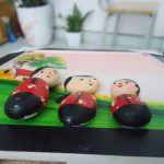 Tranh đá cuội sỏi tự nhiên_ gia đình 3 người